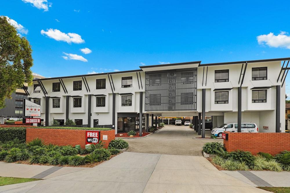 Kingsford Smith 4*